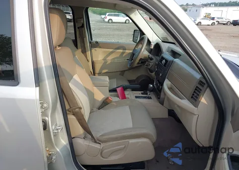 2008 Jeep Liberty Sport z USA, uszkodzony, nr VIN 1J8GN28K68W271373